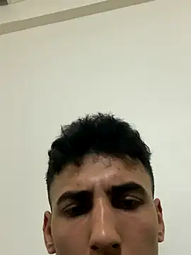 Snapshot of hardbaran1 chatting on December 17, 10:05 pm hardbaran1 online show from December 17, 10:05 pm