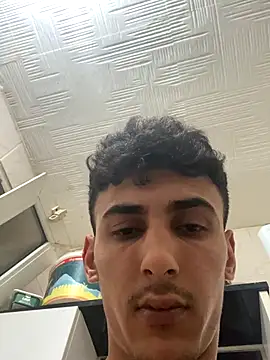 Snapshot of hardbaran1 chatting on December 21, 10:06 pm hardbaran1 online show from December 21, 10:06 pm