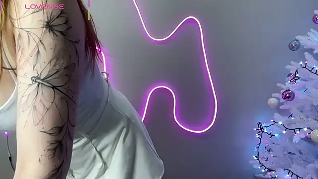 Snapshot of BIG_BOOBS_KARALIN chatting on December 22, 10:23 am BIG BOOBS KARALIN online show from December 22, 10:23 am