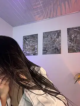 Snapshot of Nicollewest1 chatting on May 25, 11:00 pm Nicollewest1 online show from May 25, 11:00 pm