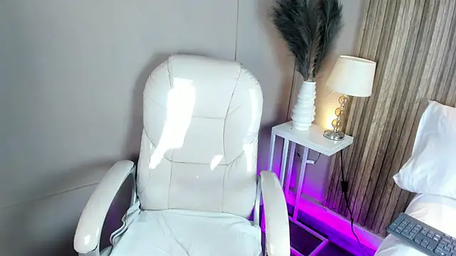 FiorelaSton online show from March 1, 4:14 am