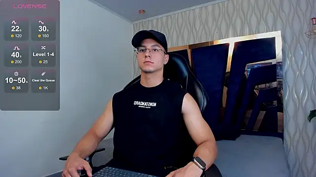 Noah Clarkk online show from March 13, 6:14 pm