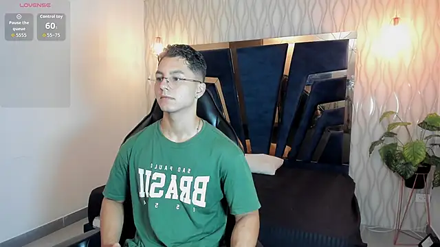 Noah Clarkk online show from March 31, 5:13 pm