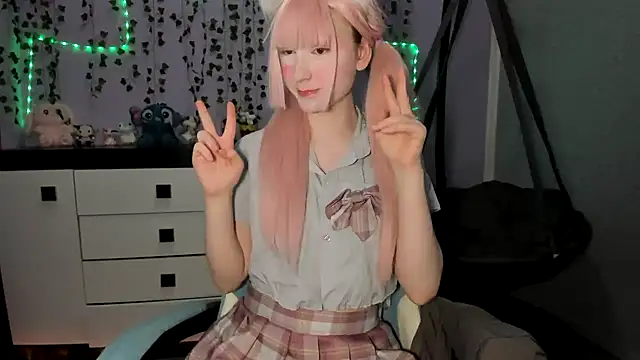 Yoonhee ki online show from February 8, 2:42 pm