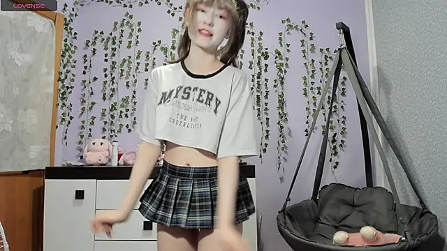 Snapshot of Yoonhee_ki chatting on May 17, 4:25 pm Yoonhee ki online show from May 17, 4:25 pm