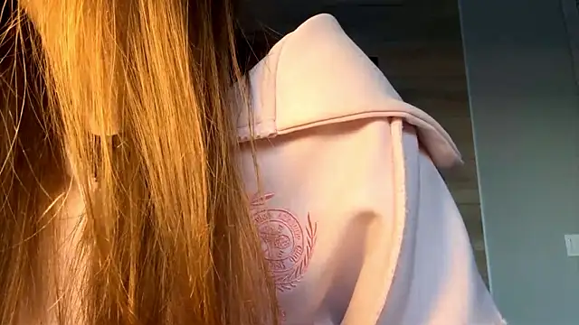 lisa montana online show from February 2, 6:23 am