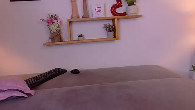 nairagold  online show from May 15, 11:01 pm