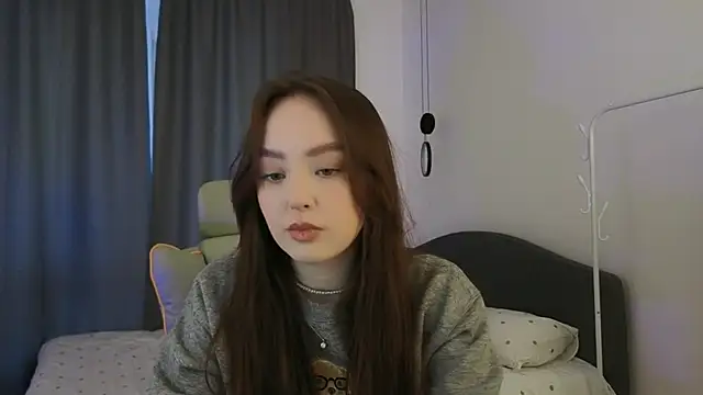 fallin lovee online show from April 8, 1:33 pm