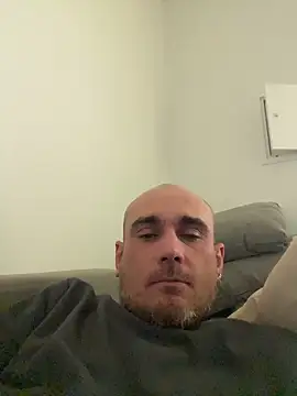 Snapshot of Yavtebe7tube chatting on December 18, 3:18 pm Yavtebe7tube online show from December 18, 3:18 pm