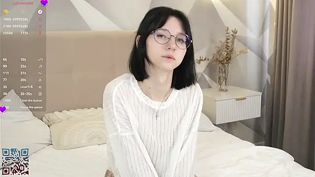 DeliaLoma online show from March 3, 6:08 am