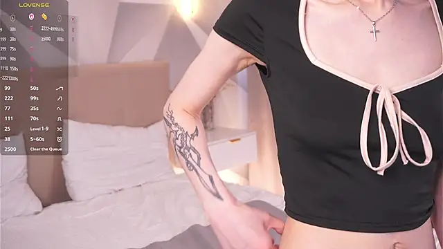 DeliaLoma online show from April 7, 6:36 am