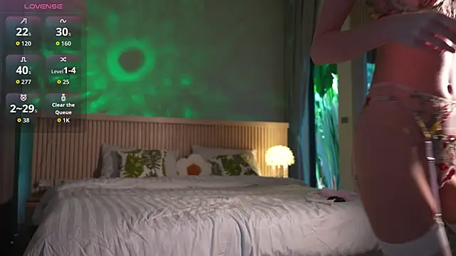 YourNaughtyMiss online show from February 6, 3:33 am