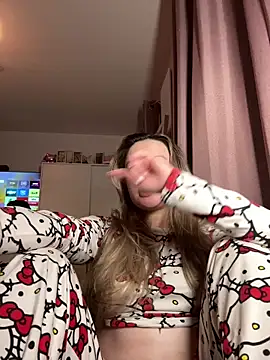 LilyLuck  online show from December 23, 12:19 am