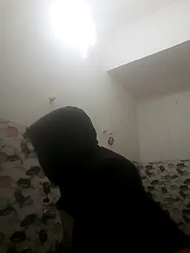 Snapshot of bongtools chatting on December 19, 3:57 am bongtools online show from December 19, 3:57 am