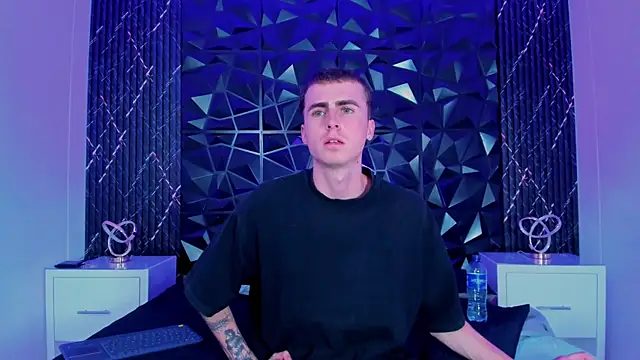 Snapshot of SpaceBoy1 chatting on February 19, 8:49 pm SpaceBoy1 online show from February 19, 8:49 pm