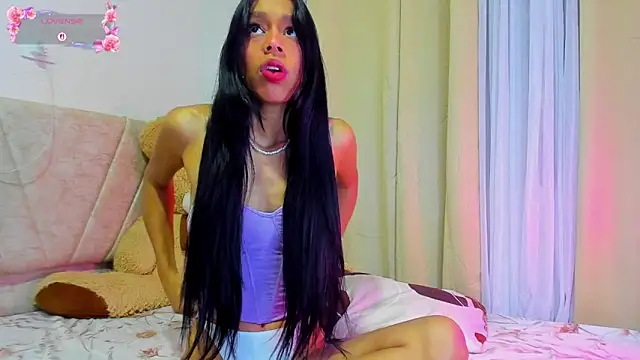 Snapshot of misty_noire chatting on April 30, 11:49 am misty noire online show from April 30, 11:49 am