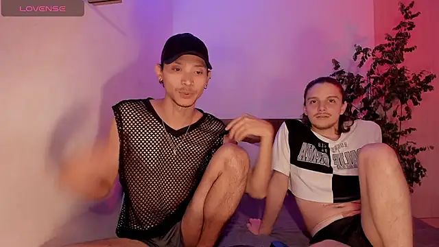 Snapshot of Theo_Damon chatting on December 22, 8:39 pm Theo Damon online show from December 22, 8:39 pm