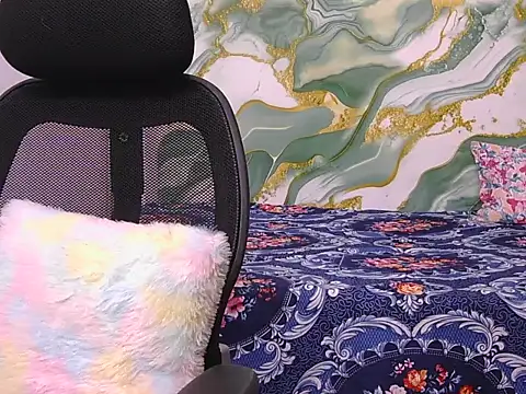 bold-smirthii online show from February 12, 4:51 am