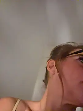 LaLynn online show from March 25, 10:16 pm