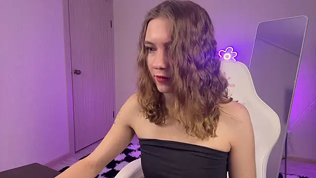 KellySunn online show from March 3, 7:14 am