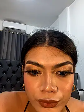 Snapshot of AveryCy chatting on December 19, 4:03 pm AveryCy online show from December 19, 4:03 pm