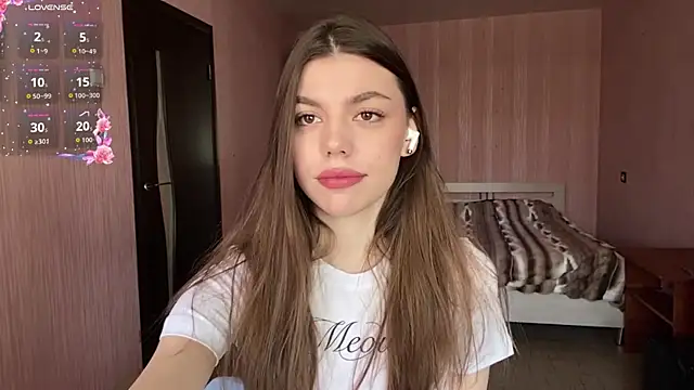 NeidaGowing online show from April 16, 8:15 am