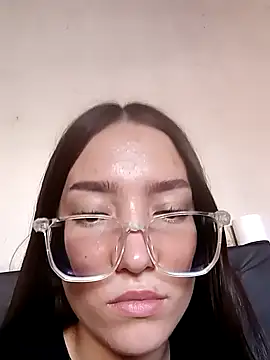 Snapshot of Shei00000 chatting on December 19, 7:32 pm Shei00000 online show from December 19, 7:32 pm