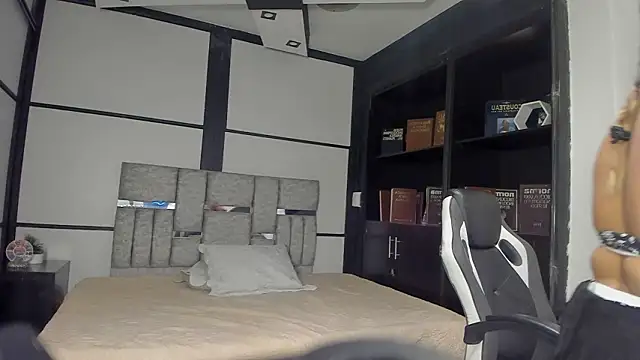 AmbarBrownn  online show from March 2, 8:15 pm