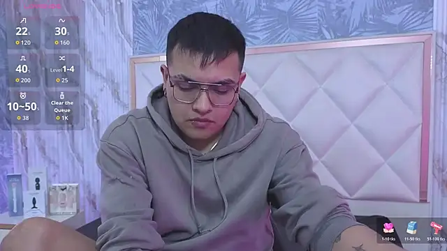 Snapshot of Hades_tay chatting on December 20, 11:50 am Hades tay online show from December 20, 11:50 am