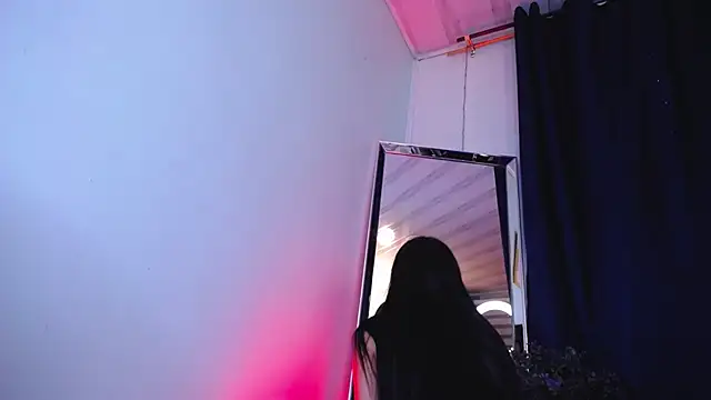 Emilyy05  online show from March 16, 11:53 pm