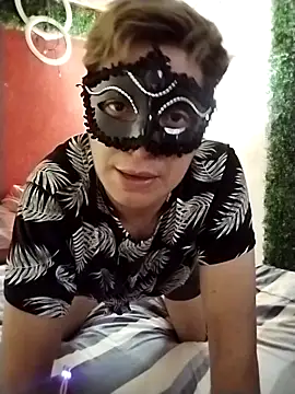 Snapshot of chicogay69 chatting on December 20, 5:36 am chicogay69 online show from December 20, 5:36 am