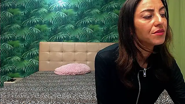 Snapshot of Stella_John chatting on January 19, 5:26 am Stella John online show from January 19, 5:26 am