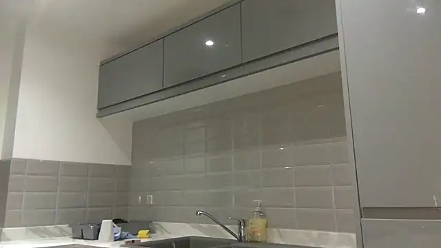 Snapshot of SnowBunnie97 chatting on December 20, 10:39 pm SnowBunnie97 online show from December 20, 10:39 pm