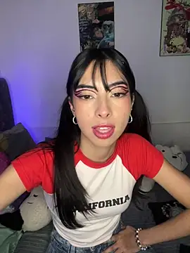 junorise23 online show from March 27, 3:34 am