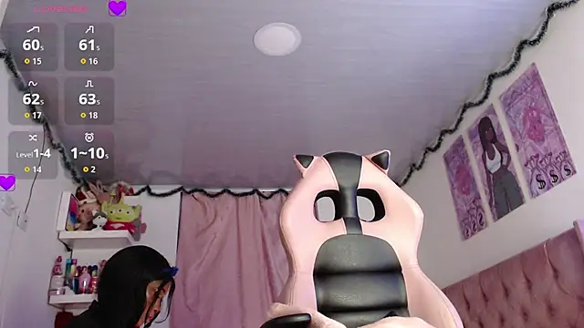 Snapshot of violett_brown9 chatting on July 5, 7:04 am violett brown9 online show from July 5, 7:04 am