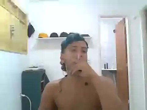 Snapshot of alpalo420 chatting on February 6, 3:37 pm alpalo420 online show from February 6, 3:37 pm