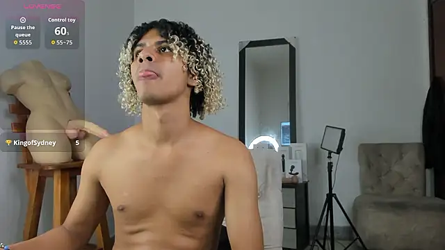 Victor LatinBoy online show from March 30, 10:16 am