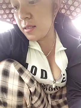 Snapshot of Lucky_cutee chatting on June 18, 10:09 am Lucky cutee online show from June 18, 10:09 am