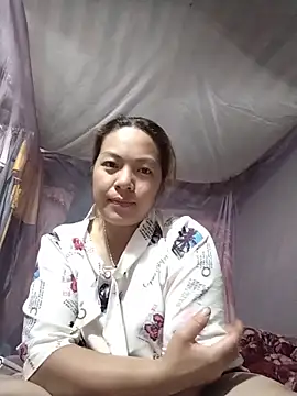 Snapshot of Lucky_cutee chatting on June 21, 1:24 pm Lucky cutee online show from June 21, 1:24 pm