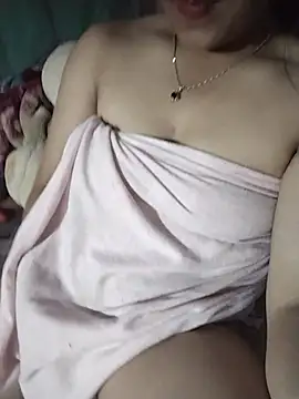 Snapshot of Lucky_cutee chatting on June 24, 12:04 pm Lucky cutee online show from June 24, 12:04 pm
