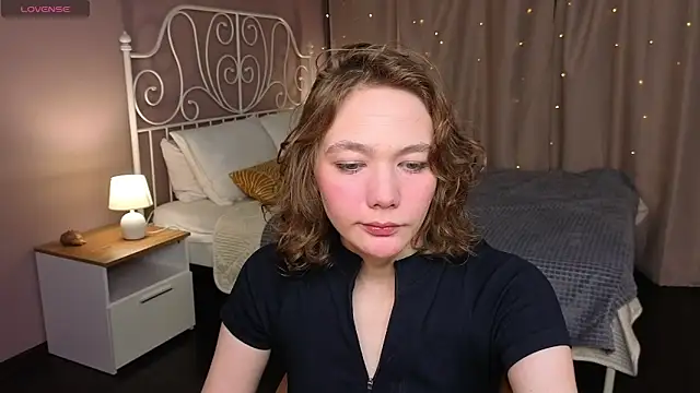 Snapshot of NovaEva_ chatting on May 24, 5:34 am NovaEva online show from May 24, 5:34 am
