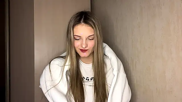 EmllyLighty online show from January 7, 8:17 am