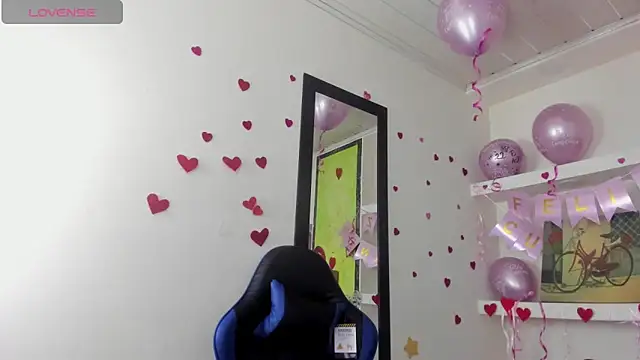 ashley-17 online show from February 22, 5:19 am