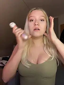 Snapshot of EmmiPemmi chatting on December 20, 3:08 pm EmmiPemmi online show from December 20, 3:08 pm