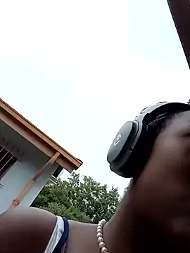 ShyNaughtyBabe online show from February 24, 10:02 am