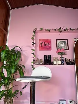 Snapshot of _zoe_bakerr chatting on April 22, 3:57 pm zoe bakerr online show from April 22, 3:57 pm
