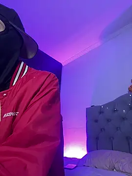 cute emmma online show from April 10, 11:04 am