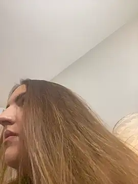 Snapshot of AliceAlicee chatting on December 21, 1:07 pm AliceAlicee online show from December 21, 1:07 pm