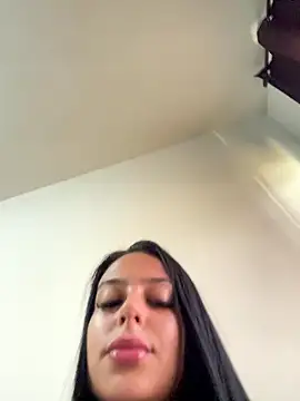 jujuarantes  2026 online show from January 13, 12:10 pm