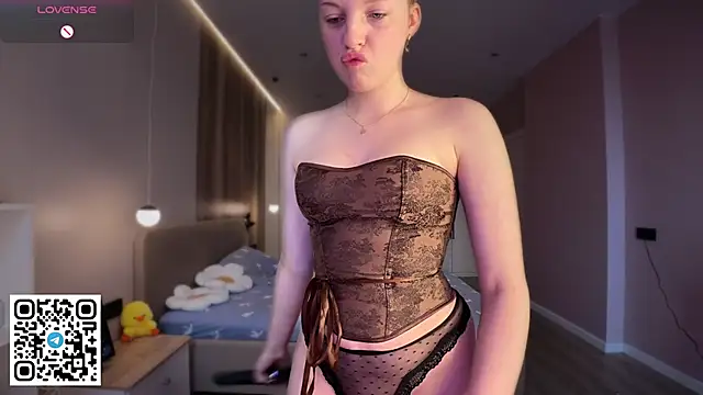 Snapshot of steffi_meoww chatting on May 23, 8:51 am steffi meoww online show from May 23, 8:51 am